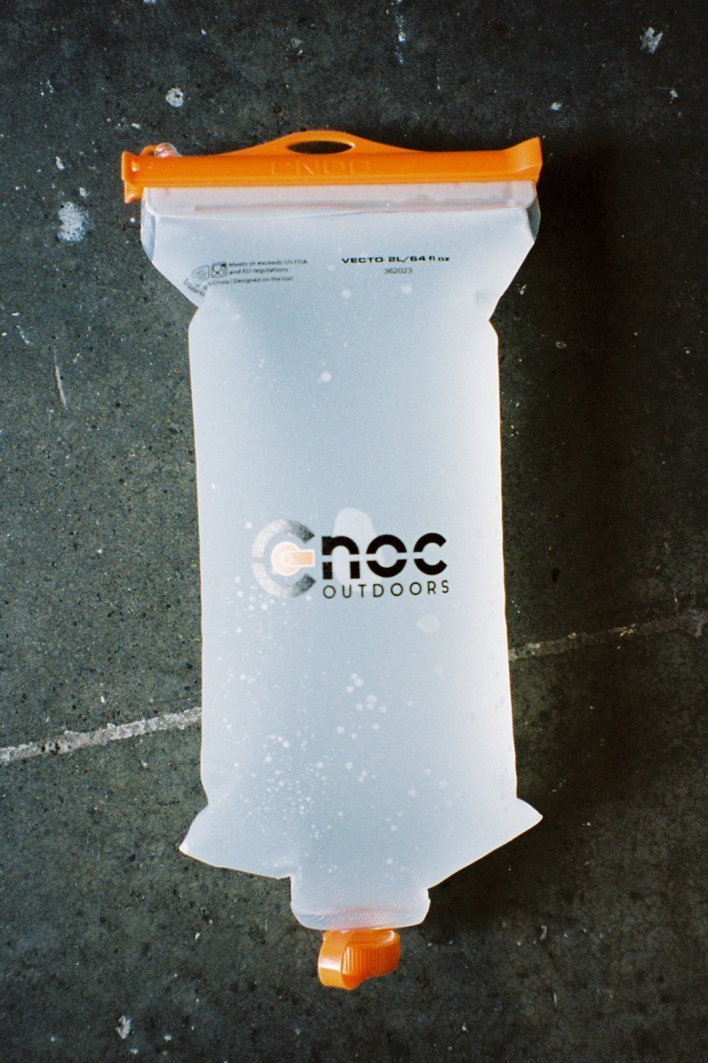 CNOC Vecto 2L Water Bladder 28mm Thread featuring durable and collapsible design for easy outdoor hydration.
