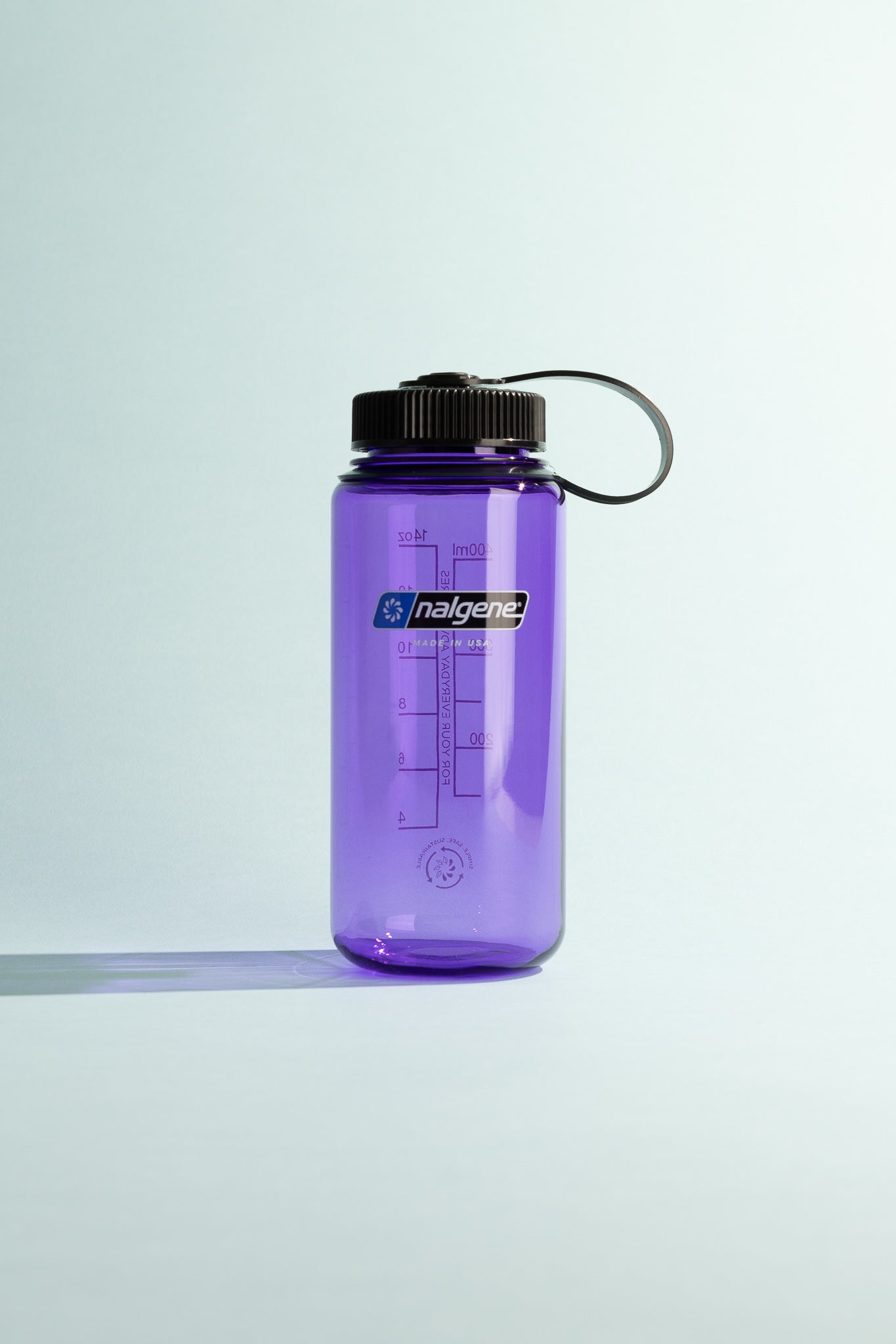 Sustain W/M 500ml - Purple Nalgene bottle, ideal for on-the-go hydration and made for extreme temperatures.