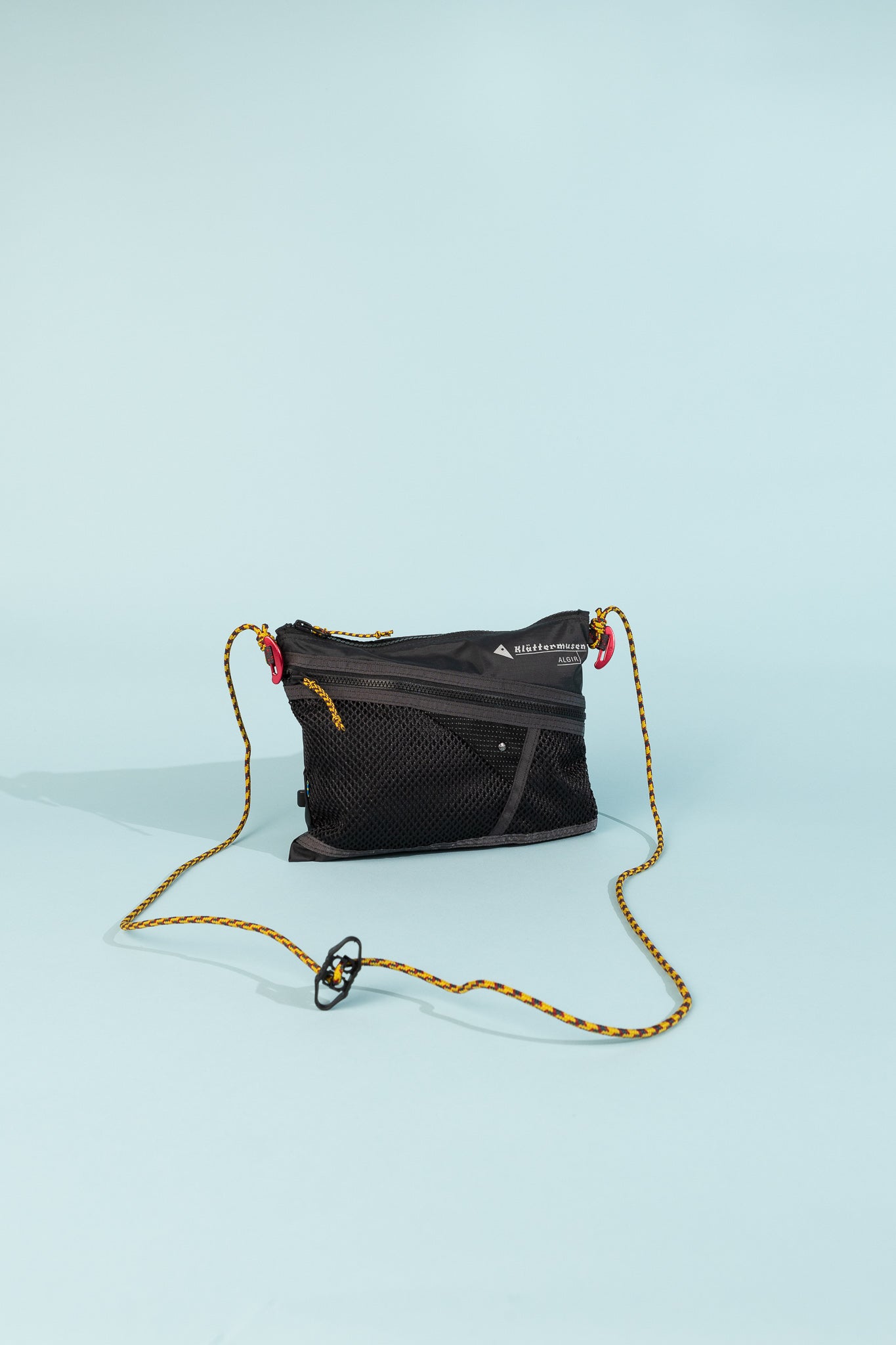 Klattermusen Algir Accessory Bag Medium in Raven.
