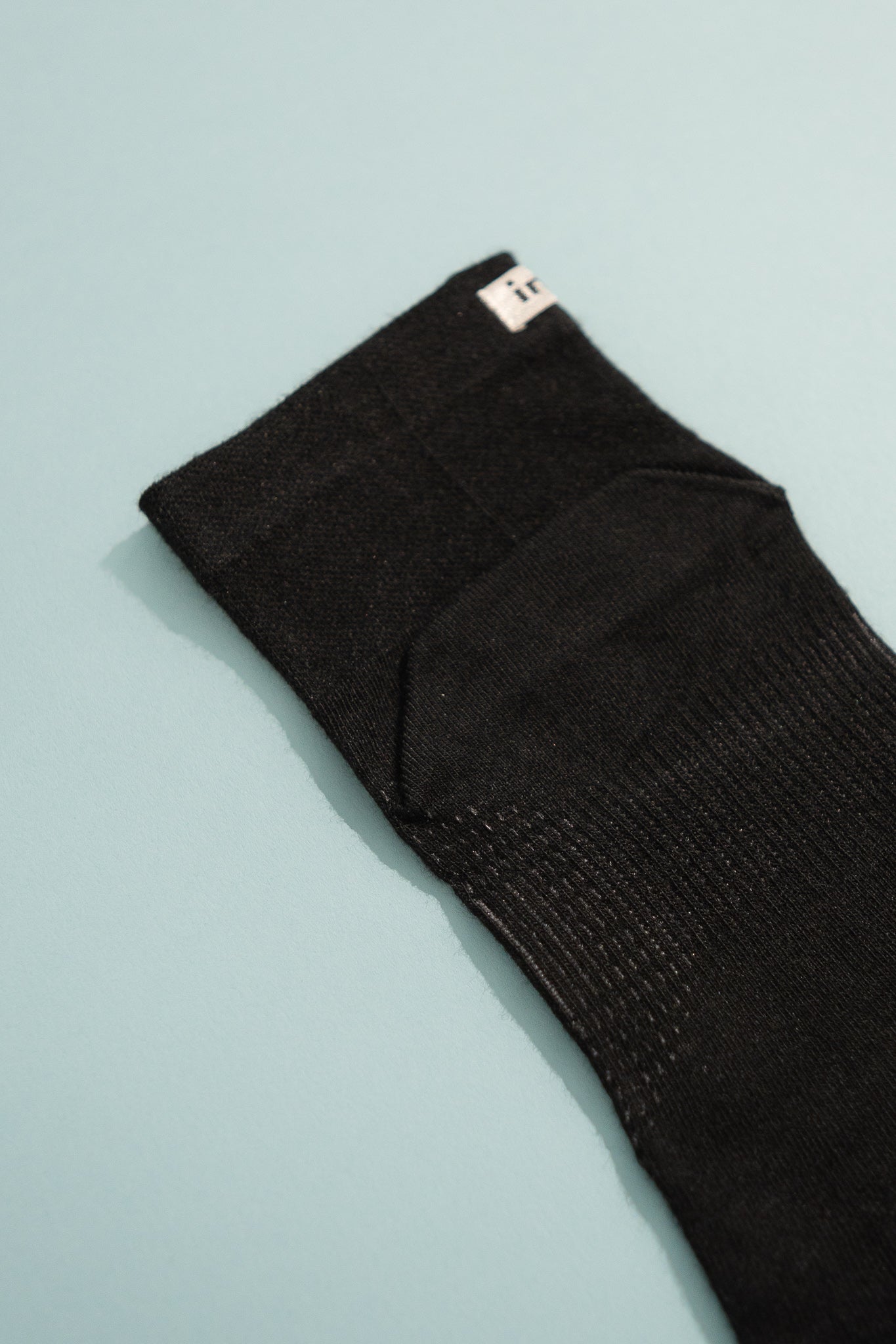 Injinji Run Lightweight Mini-Crew Toe Socks in Black, view 3.