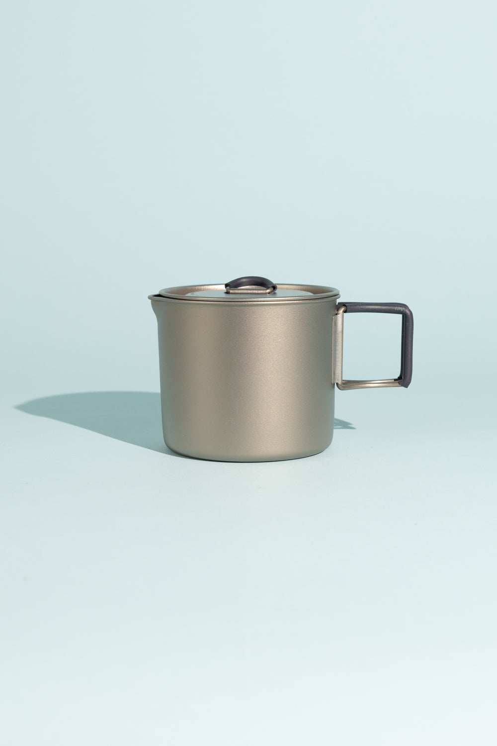 Evernew MP500 Flat Titanium Pot/Teapot, 550ml capacity, compact design for outdoor tea and coffee brewing.