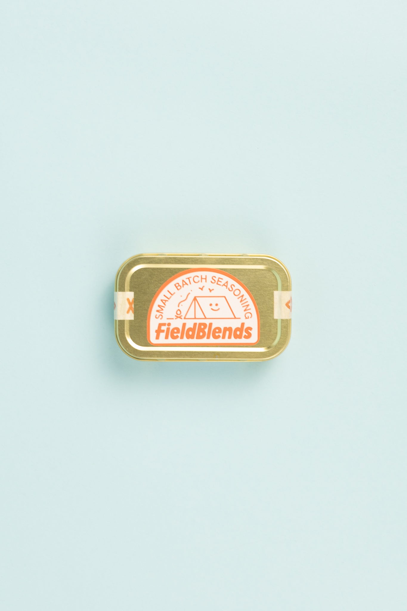 Field Blends Maple Chilli Salt - Camping Tin packaging with a gold finish and vintage label design.