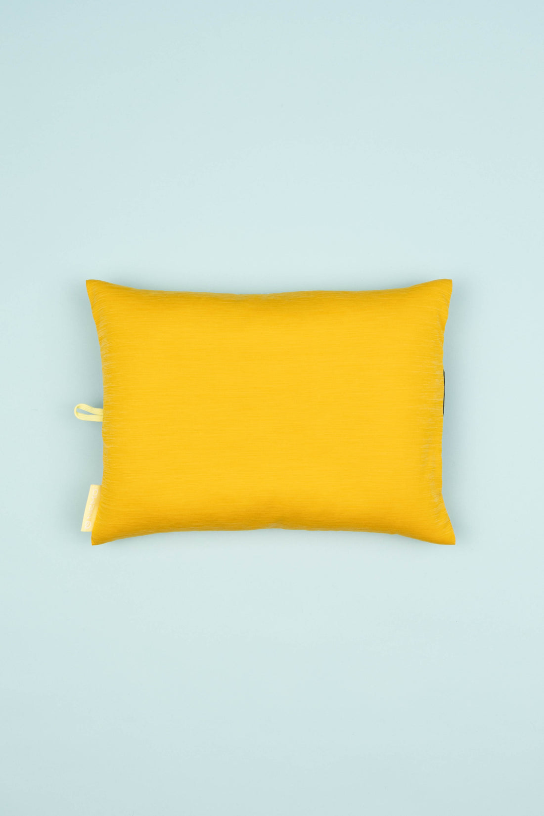 Nemo Fillo Elite Pillow - Mango, soft yellow camping pillow, perfect for comfort and support.