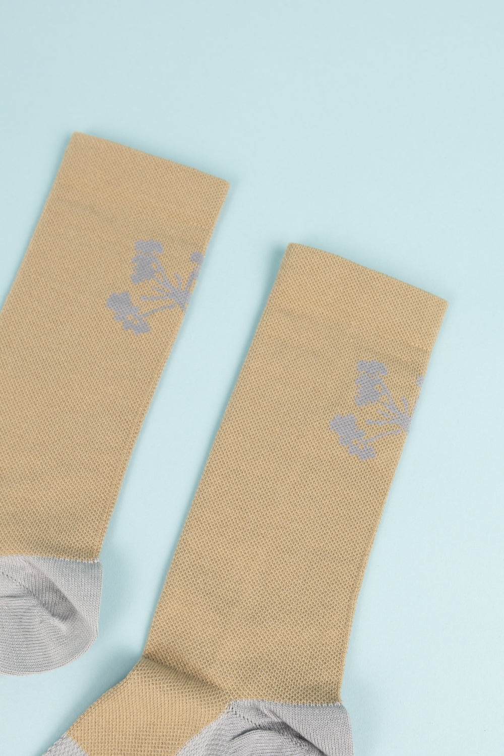 Portal Pattern Active Socks in Desert Taupe color with light cushioning, perfect for running and outdoor sports.