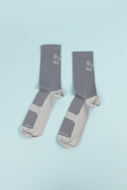 Portal Pattern Active Sock in gray and beige, perfect for running, hiking, and cycling. Lightweight and breathable design.