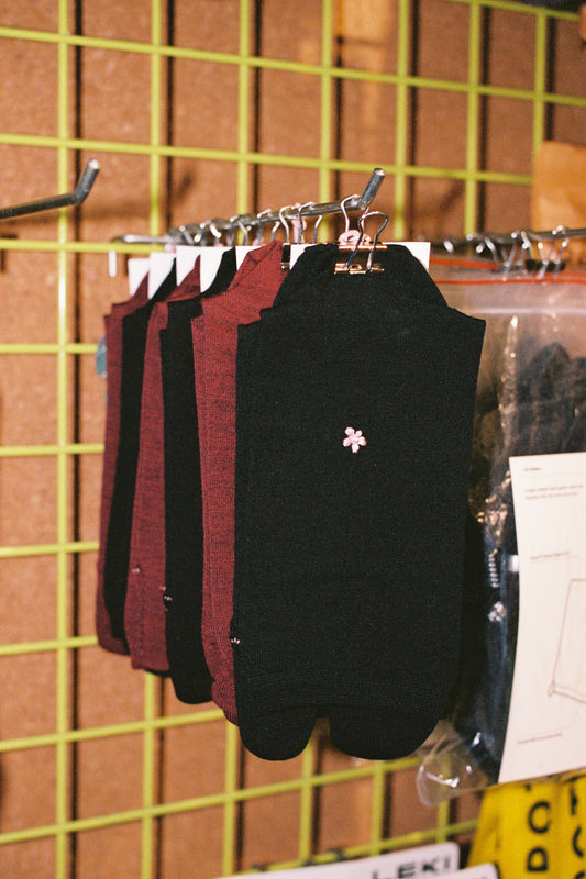 Laceflower Baselayer Tabi Socks - Black