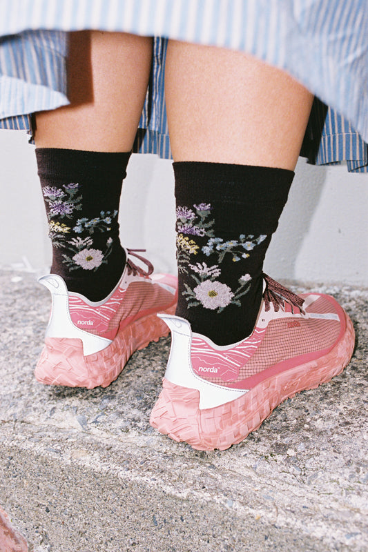 Laceflower Flower Of The Mountain Hiking Socks - Burgundy | Coffee Outdoors