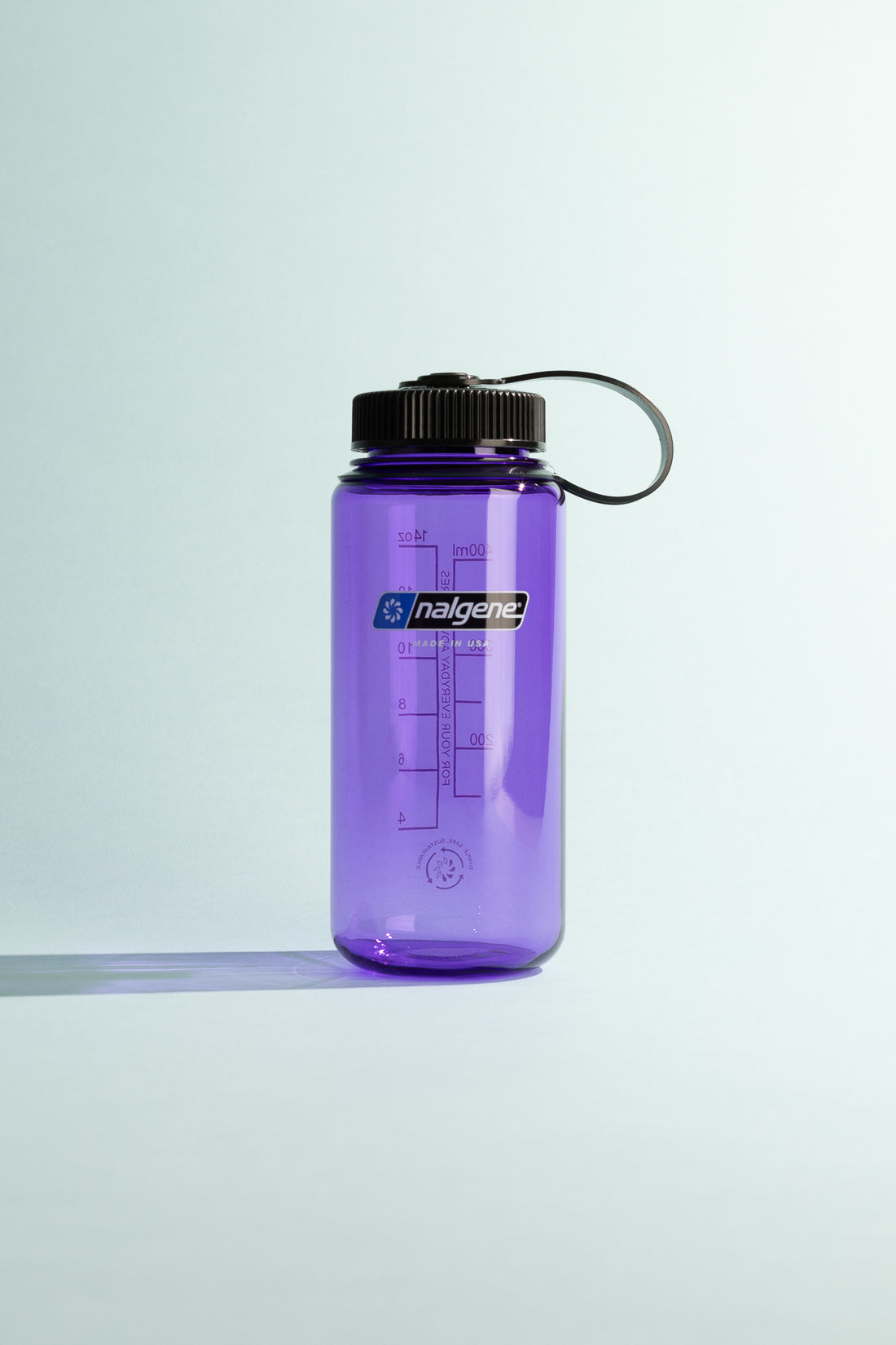 Sustain W/M 500ml - Purple Nalgene bottle, ideal for on-the-go hydration and made for extreme temperatures.