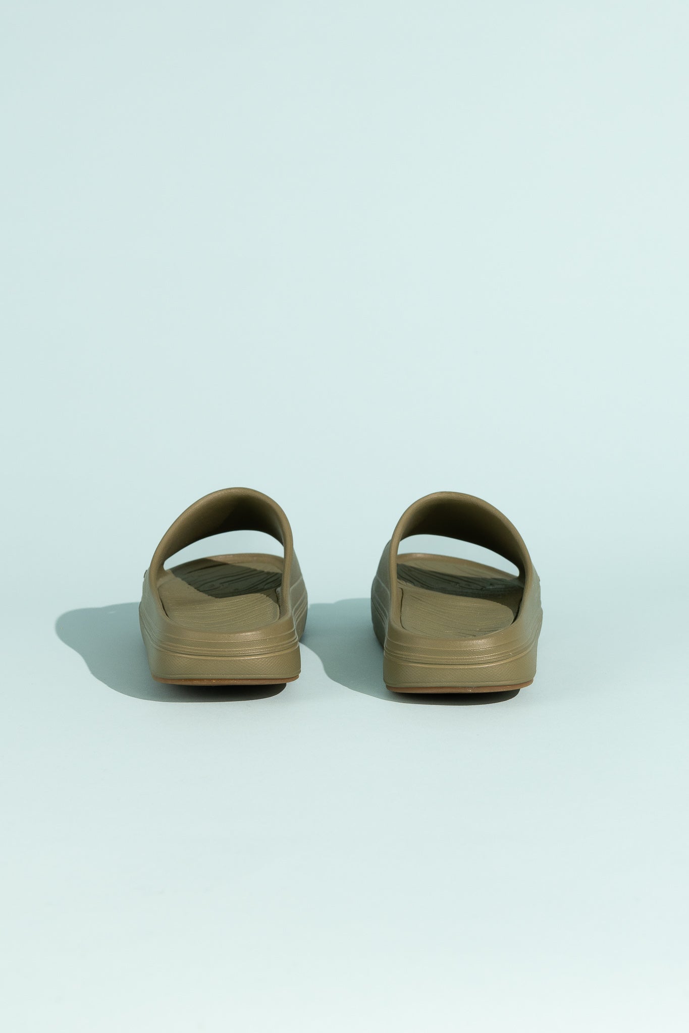 Norda 008 - Sage recovery slides with a minimalist design, perfect for comfort after running on trails.