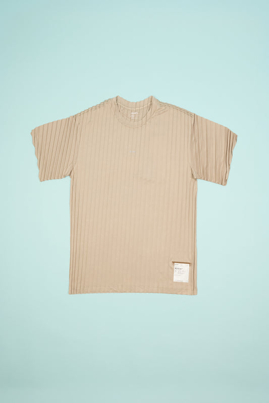 Satisfy AuraLite™ Pleated T-Shirt - Mineral Dune | Coffee Outdoors