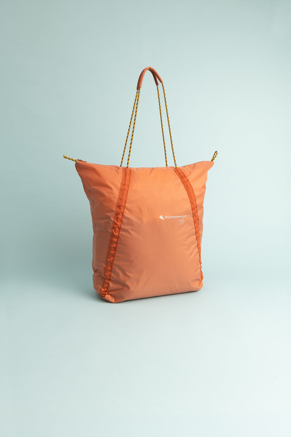 Klattermusen Gebo Bag 23L in Cloud Berry, view 1.