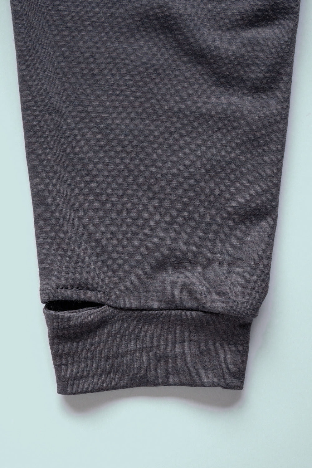 Creeper Hood Merino in Magnet, detail