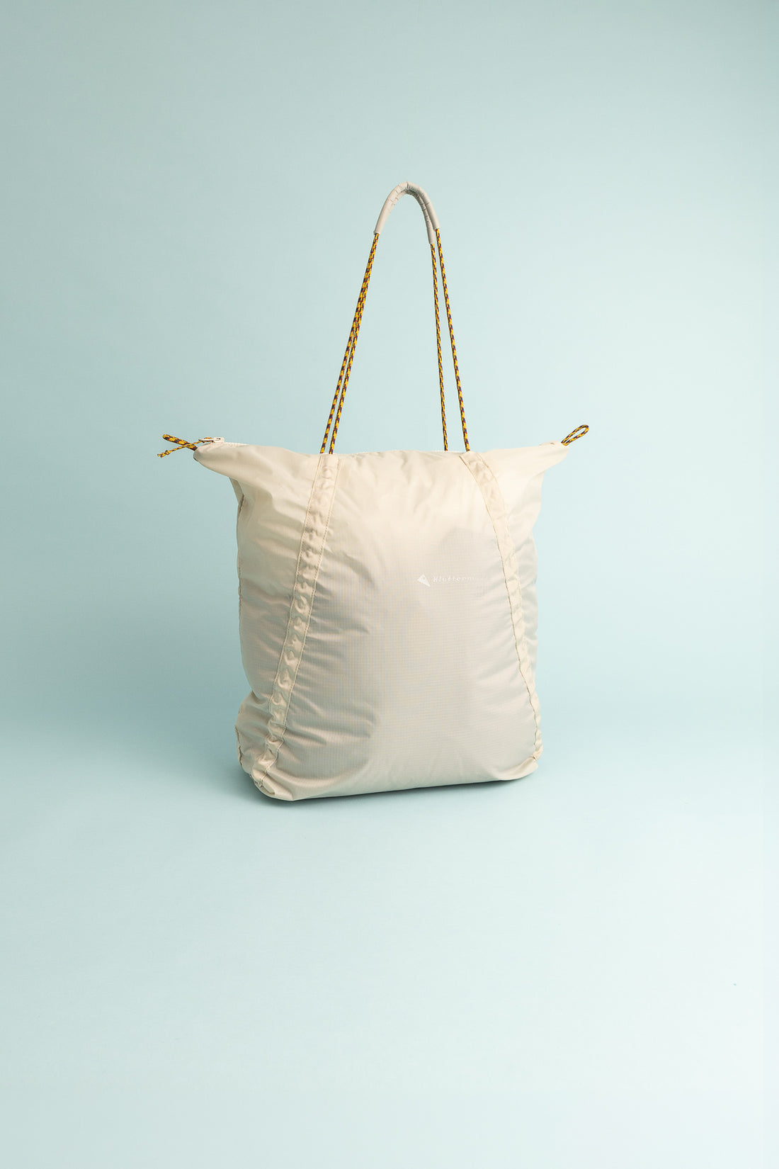 Klattermusen Gebo Bag 23L in Putty Grey, view 1.