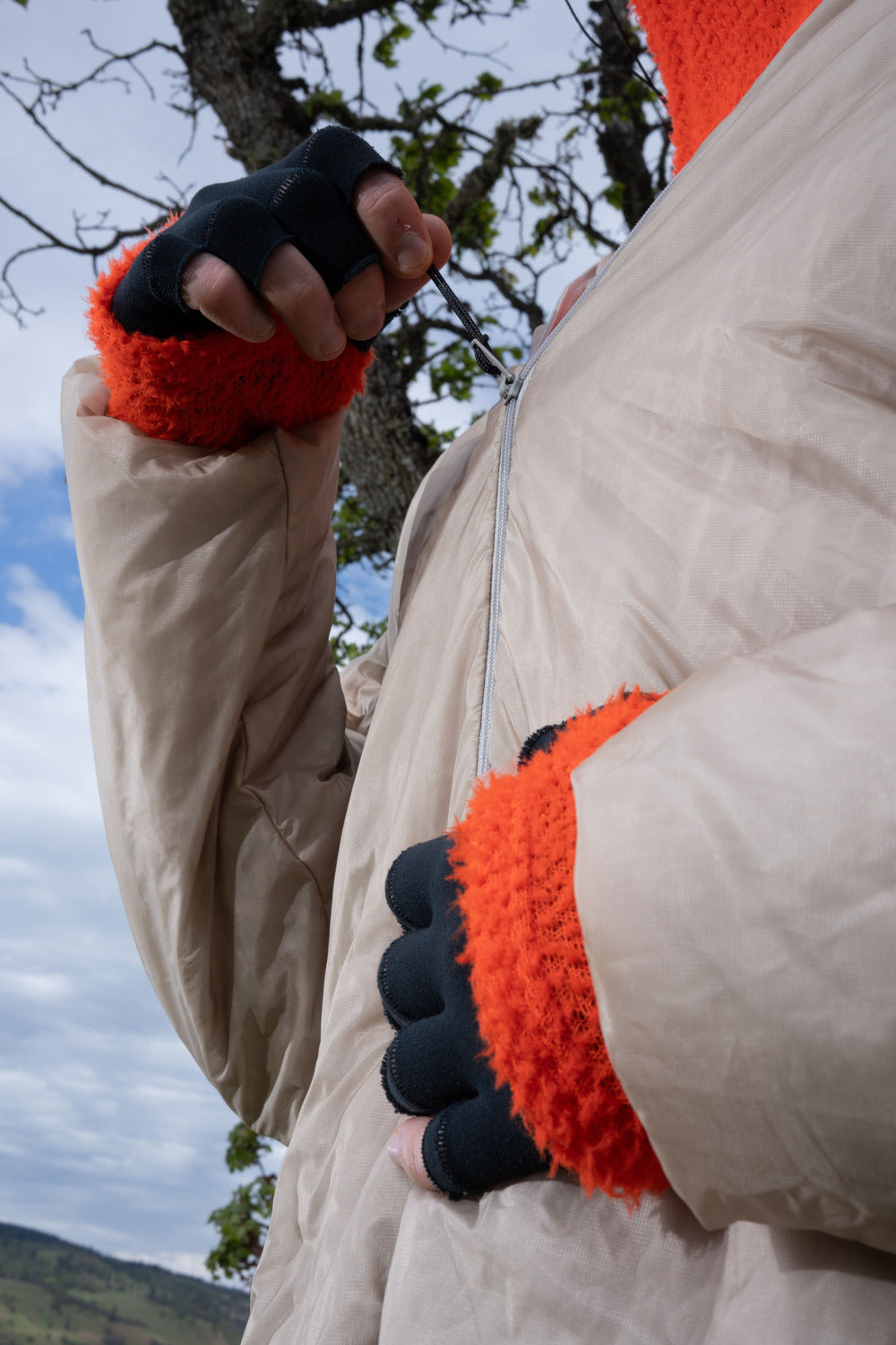 Heatwave Puffer Jacket v1.5 in Cement, product photo 8