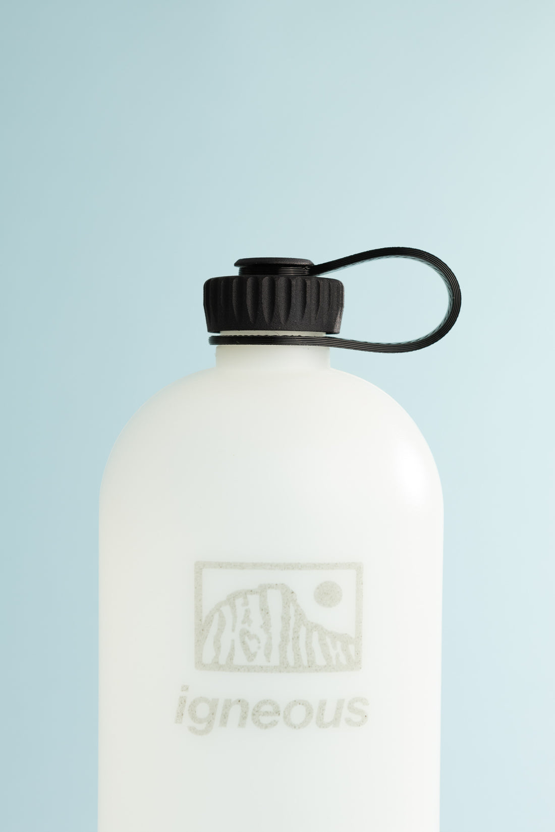 Igneous Gear NOBO Bottle with durable cap and tether, perfect for ultralight hikes and daily use.