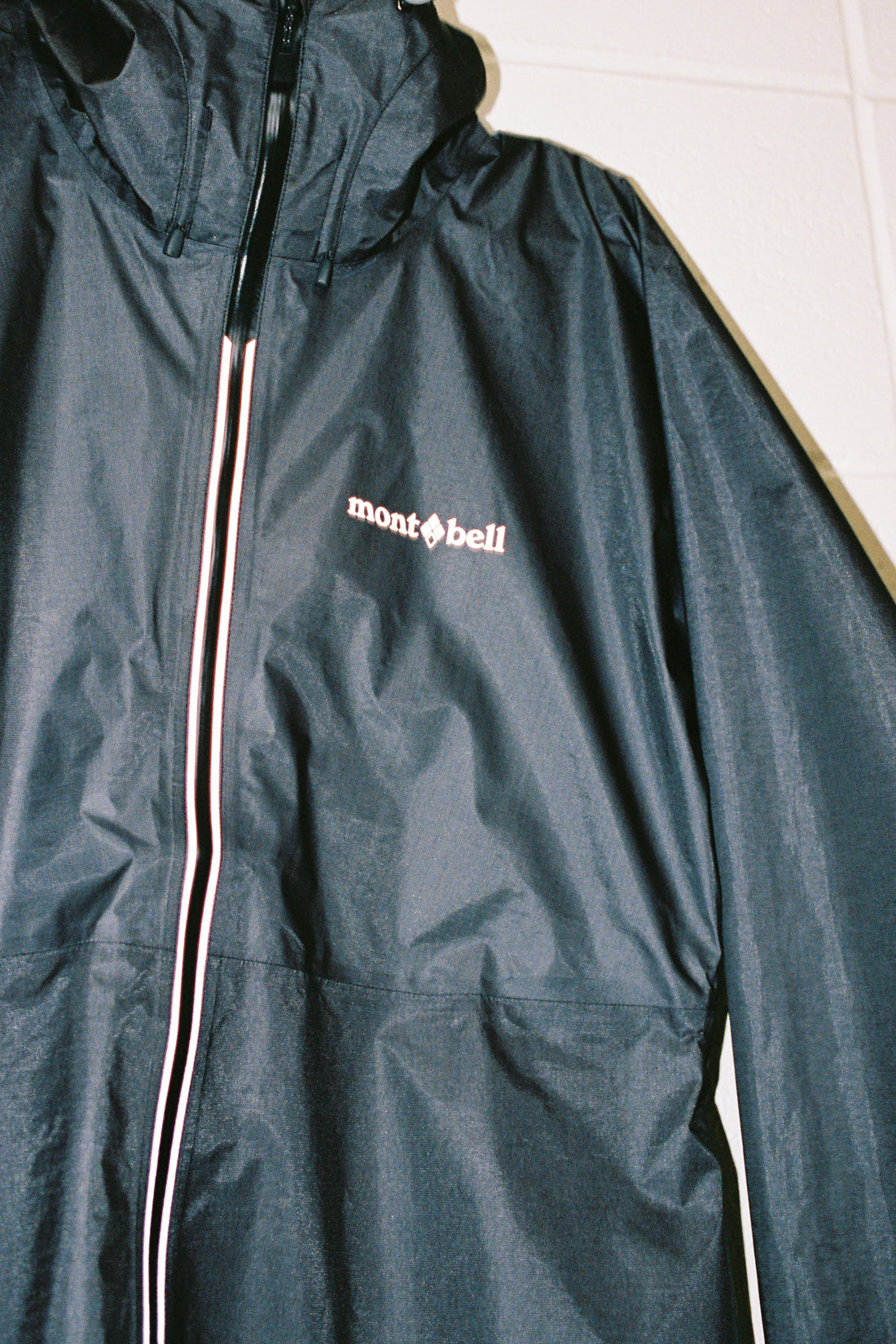 Montbell US Men's Versalite Jacket in Black, view 3.