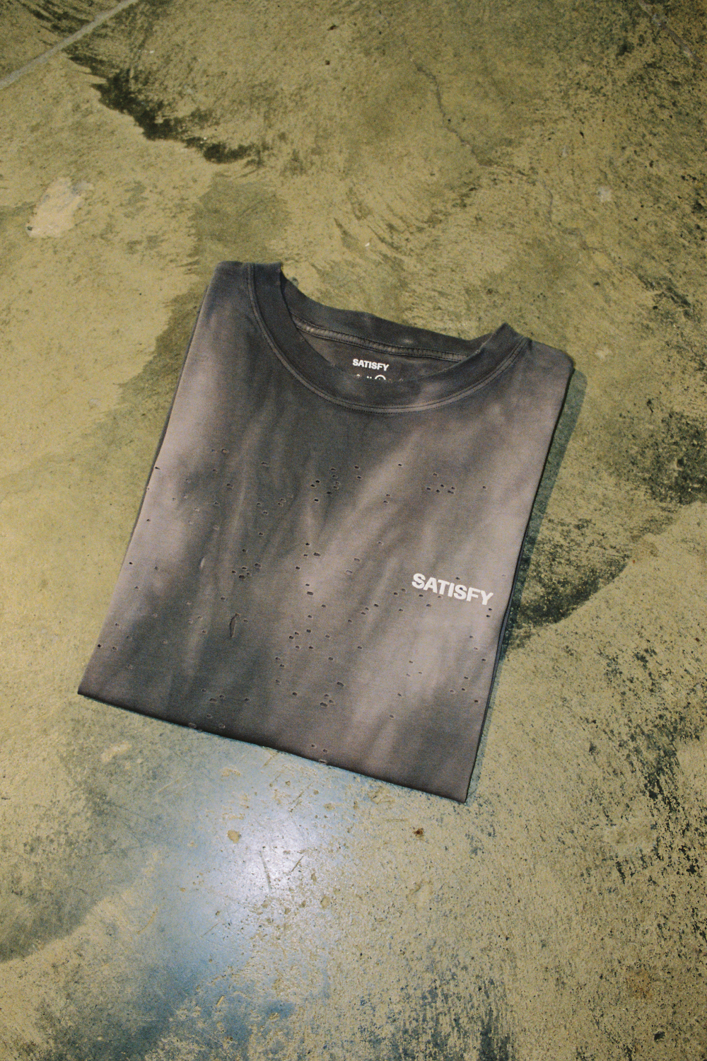 Satisfy MothTech™ T-Shirt - Sun Bleached Shark
