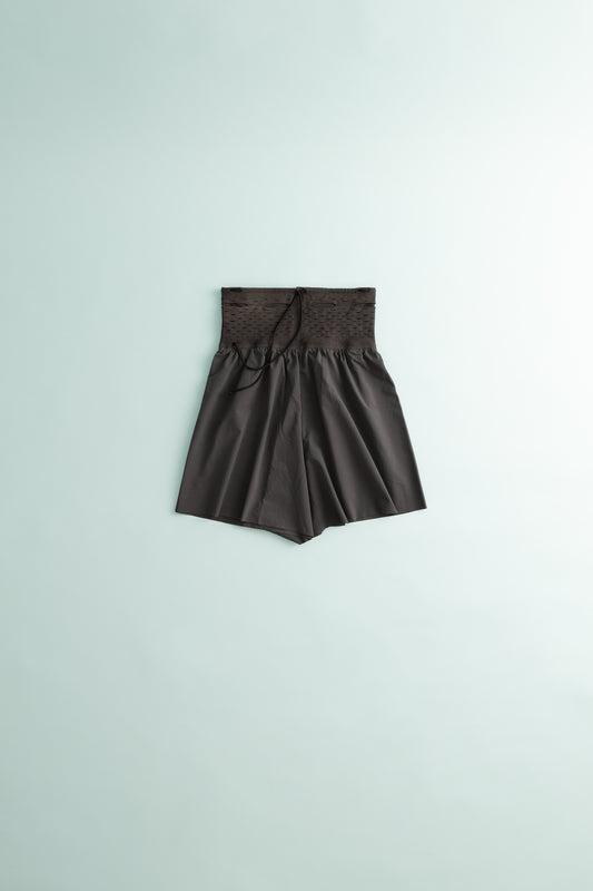 Warp Short Short - Anthracite, featuring a unique warp-knit engineered pocket waistband design.