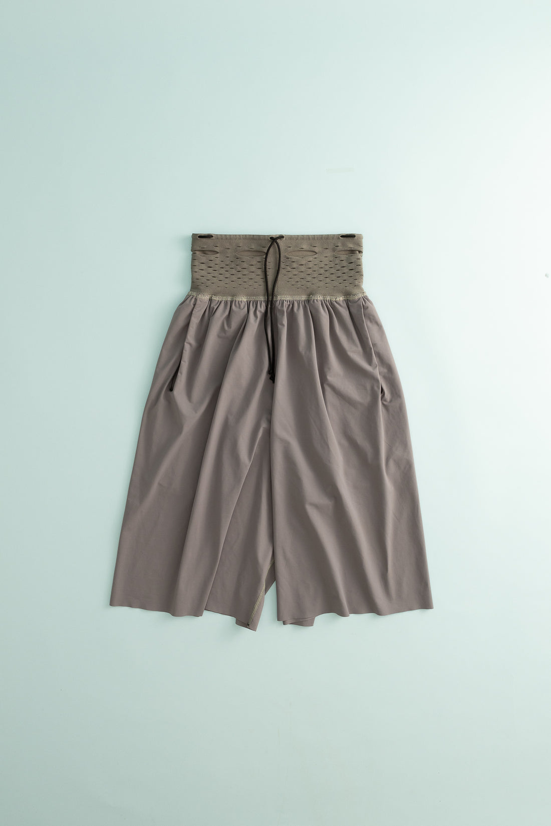 Gnuhr Warp Short Long in Charcoal, view 1.