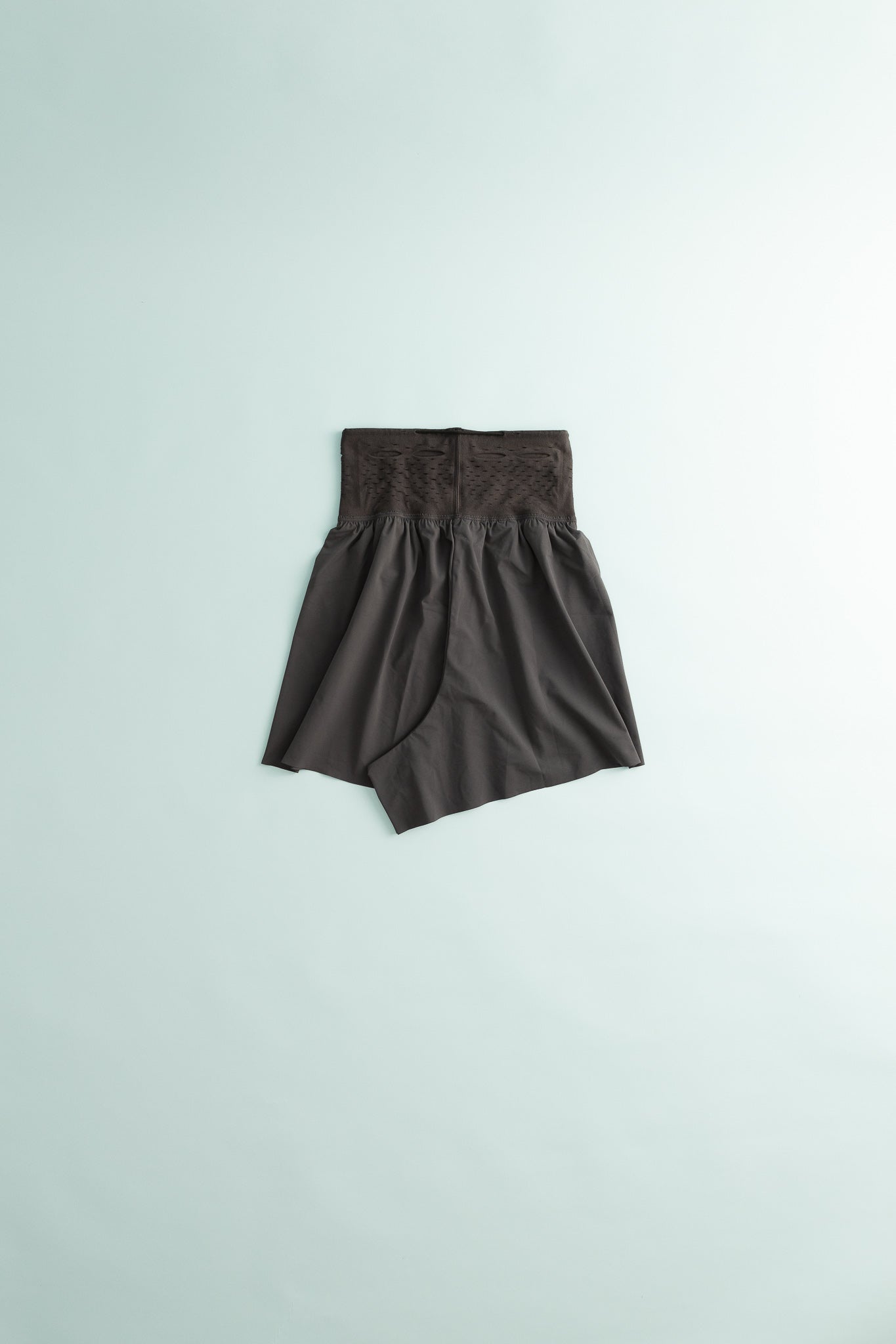 Warp Short Short in anthracite color with a unique warp-knit engineered pocket waistband.