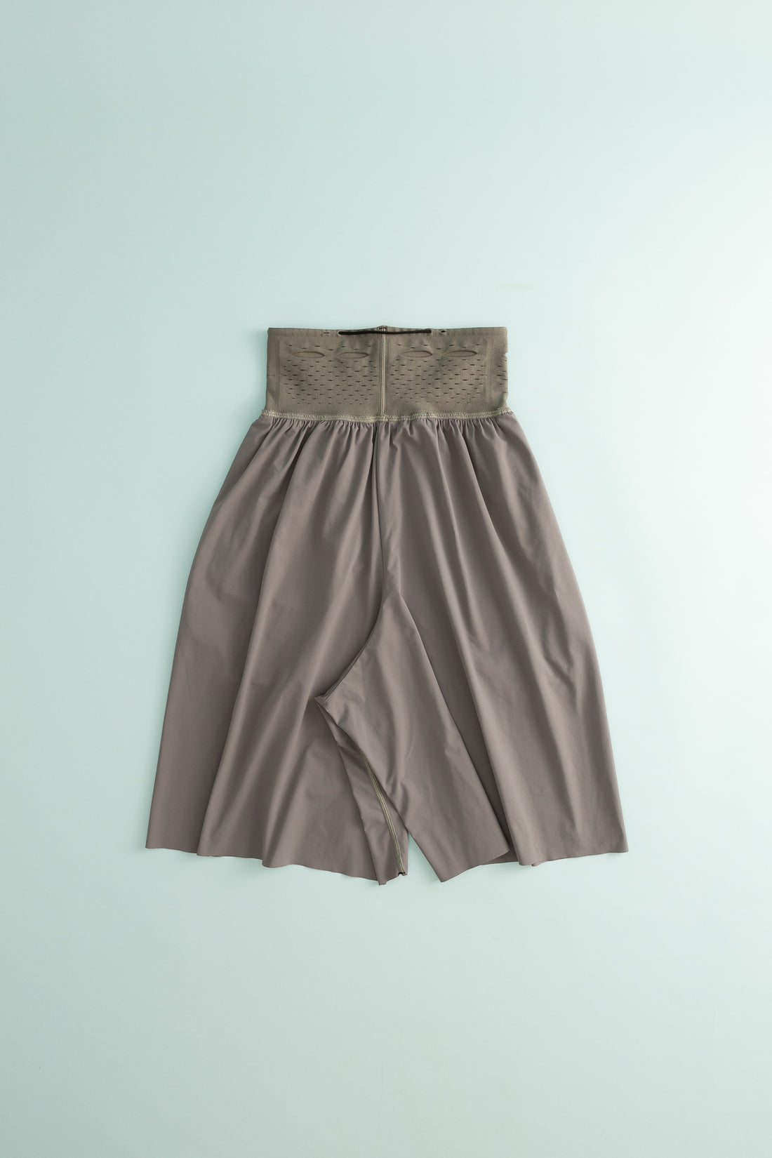 Gnuhr Warp Short Long in Charcoal, view 3.