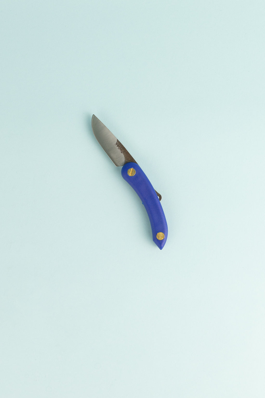 Peasant Knife Mini in Titanic Blue with a high-grade carbon steel blade and a comfortable handle.