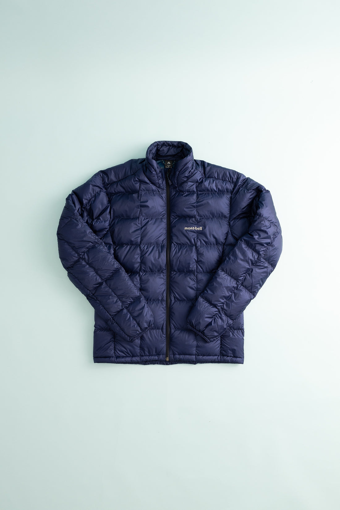 US Men's Superior 800 Down Jacket in Navy, lightweight and warm for outdoor adventures.