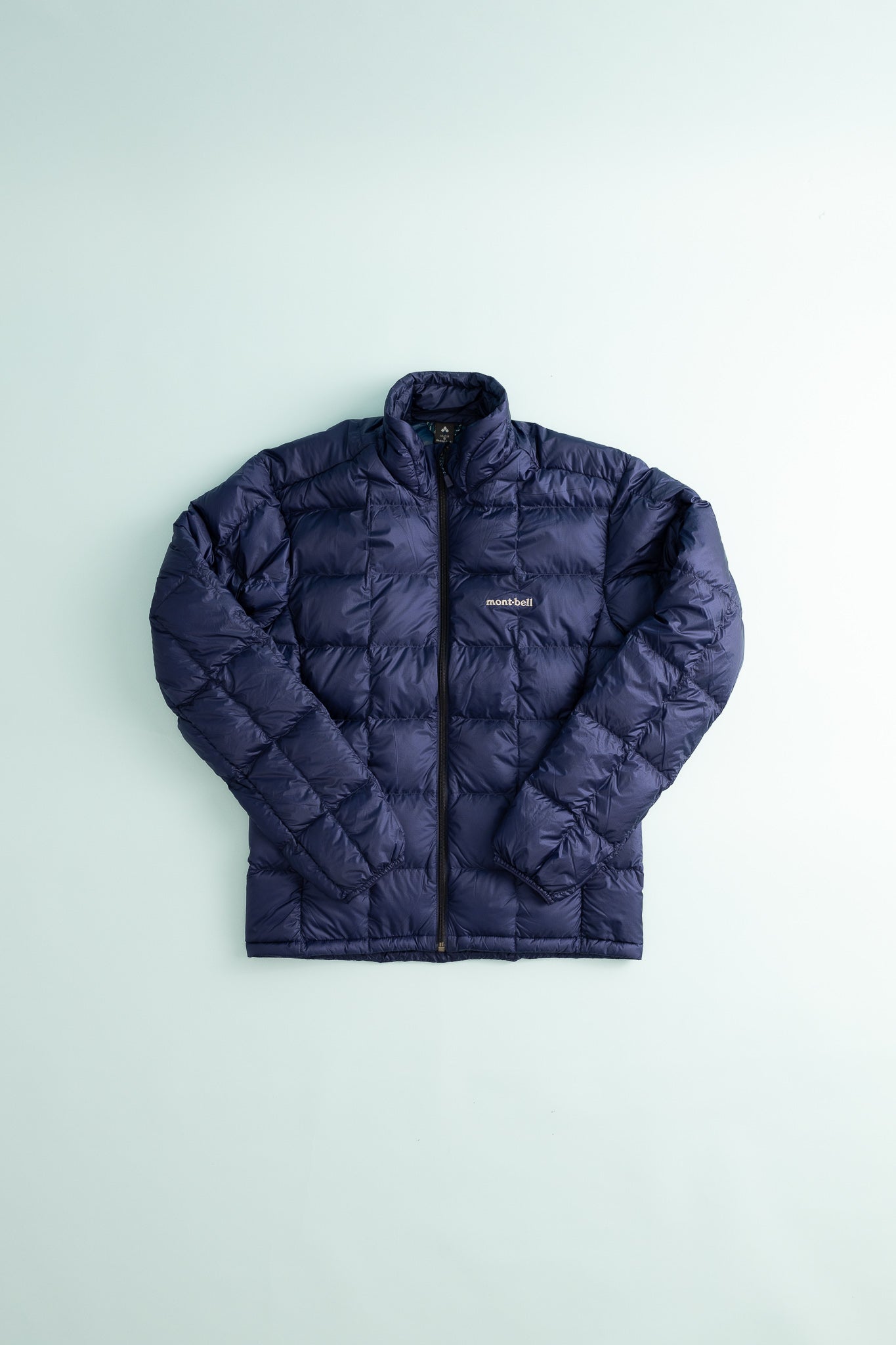 US Mens Superior 800 Down Jacket in Navy, lightweight and warm for outdoor adventures.