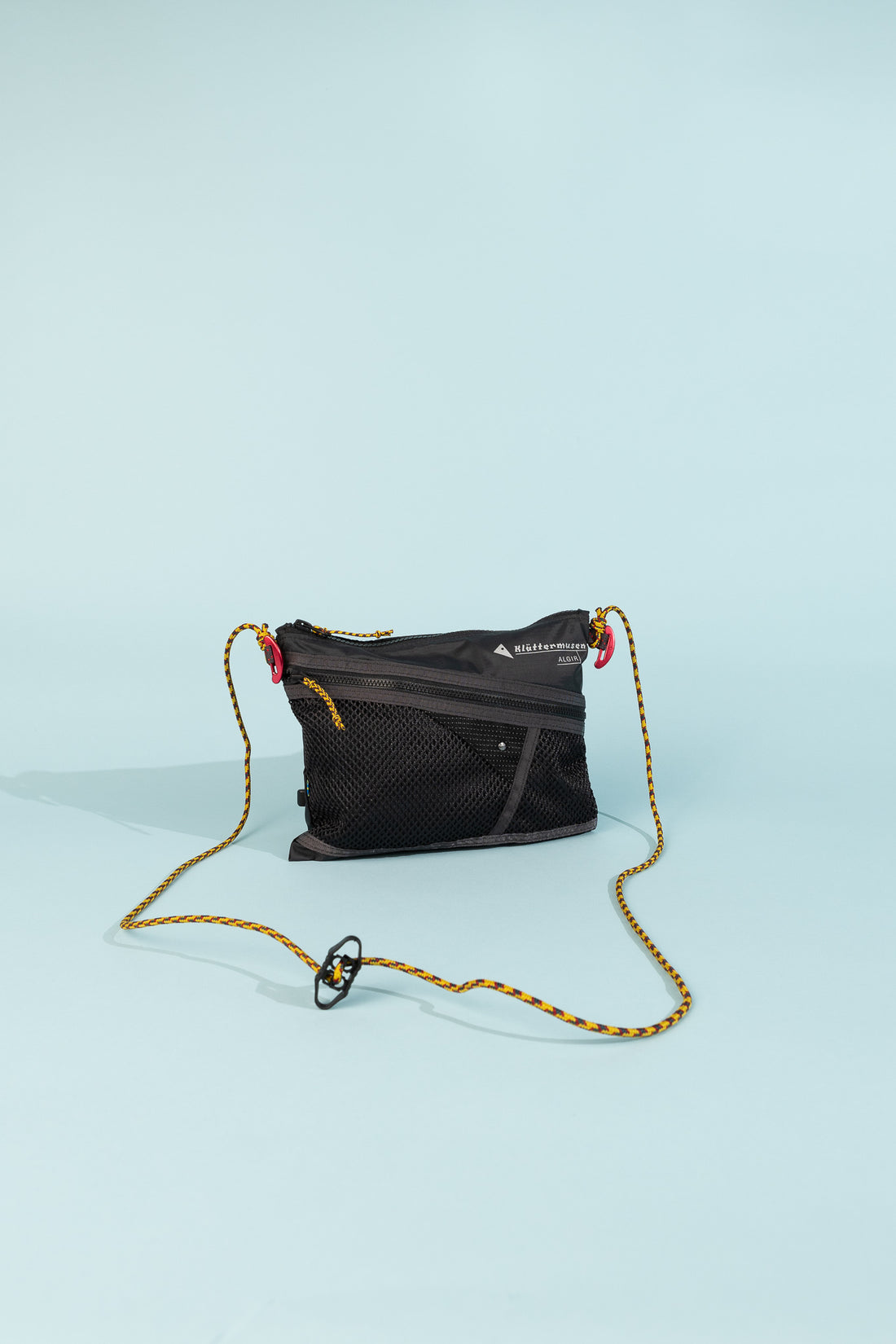 Klattermusen Algir Accessory Bag Medium in Raven.