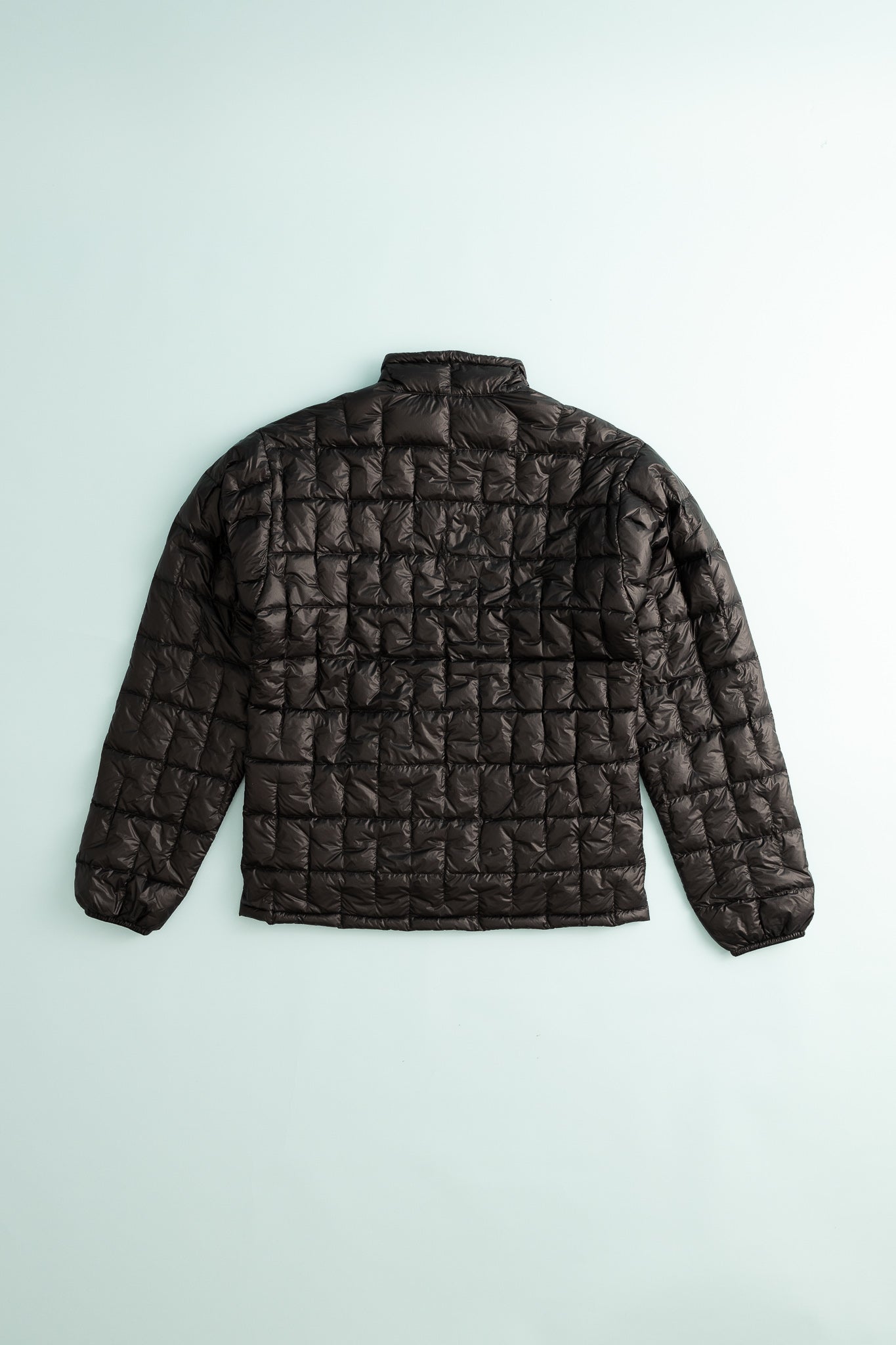 US Mens Plasma 1000 Down Jacket in black, showcasing a lightweight and warm design.