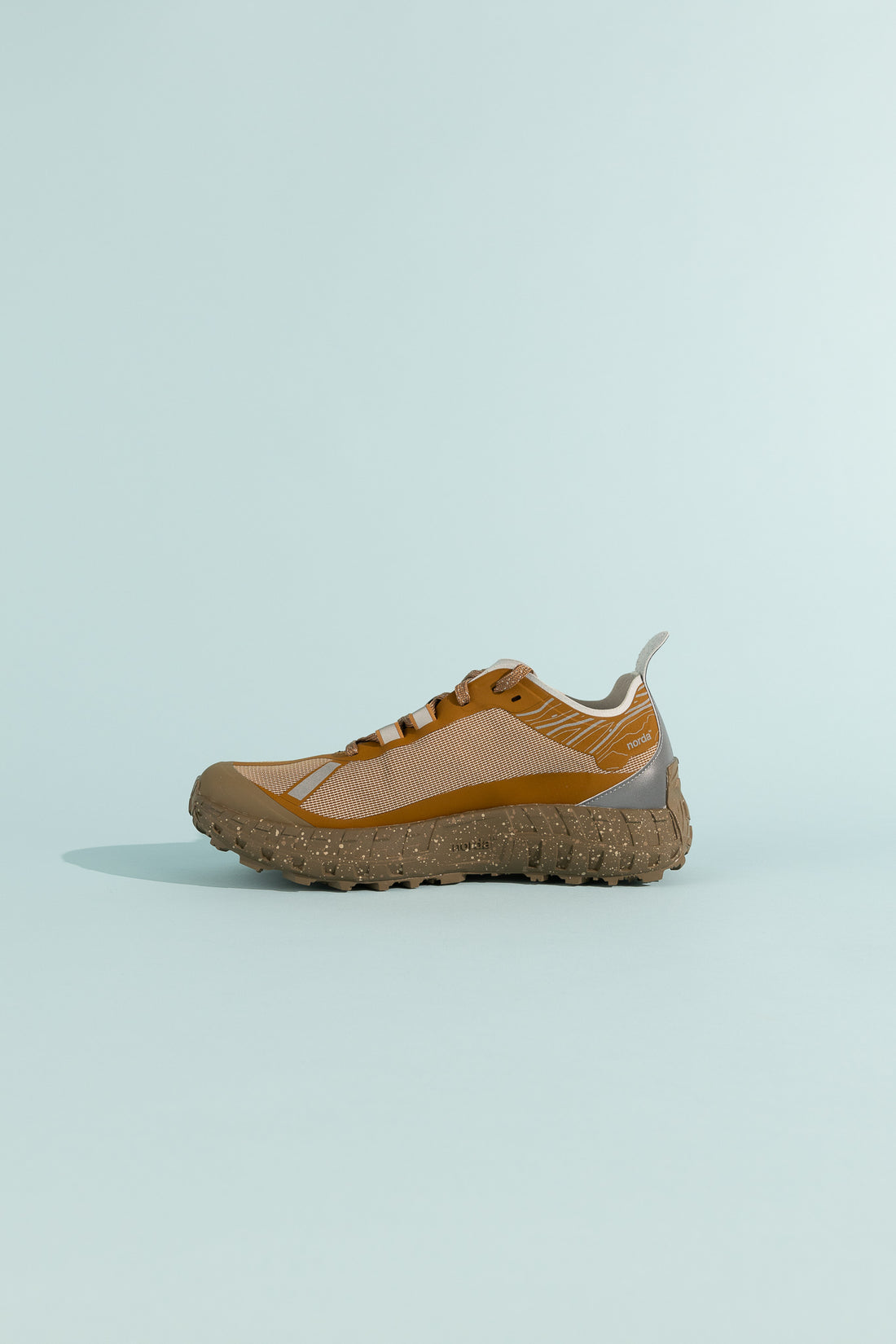 001A - Loam shoe featuring Arnitel® TPEE® midsole technology for enhanced performance and comfort.