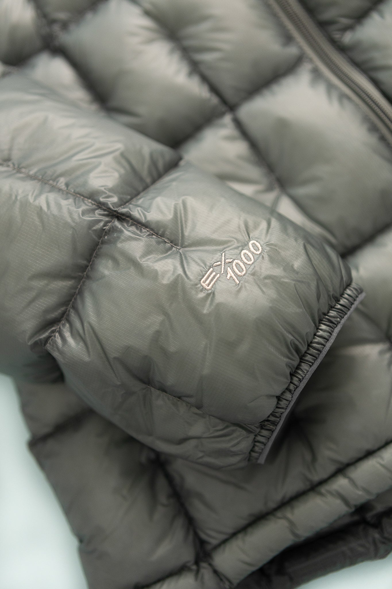 Montbell US Mens Plasma 1000 Alpine Down Parka - Light Gray