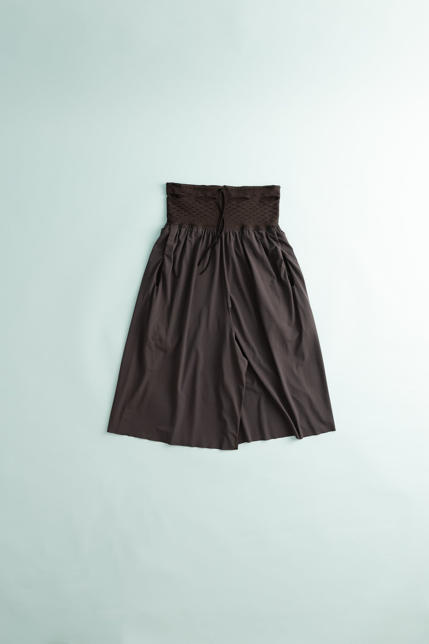 Warp Short Long - Anthracite, featuring a warp-knit engineered pocket waistband for comfort and style.
