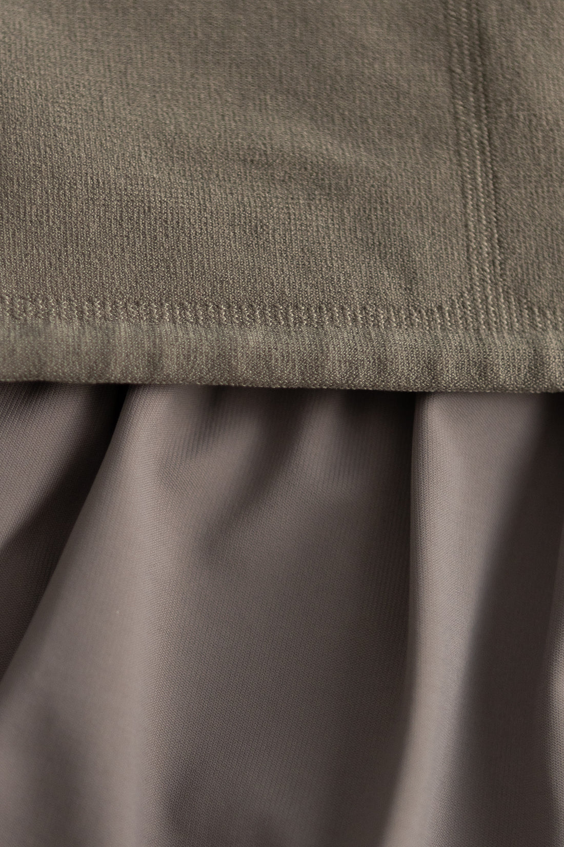 Gnuhr Warp Short Long in Charcoal, view 8.
