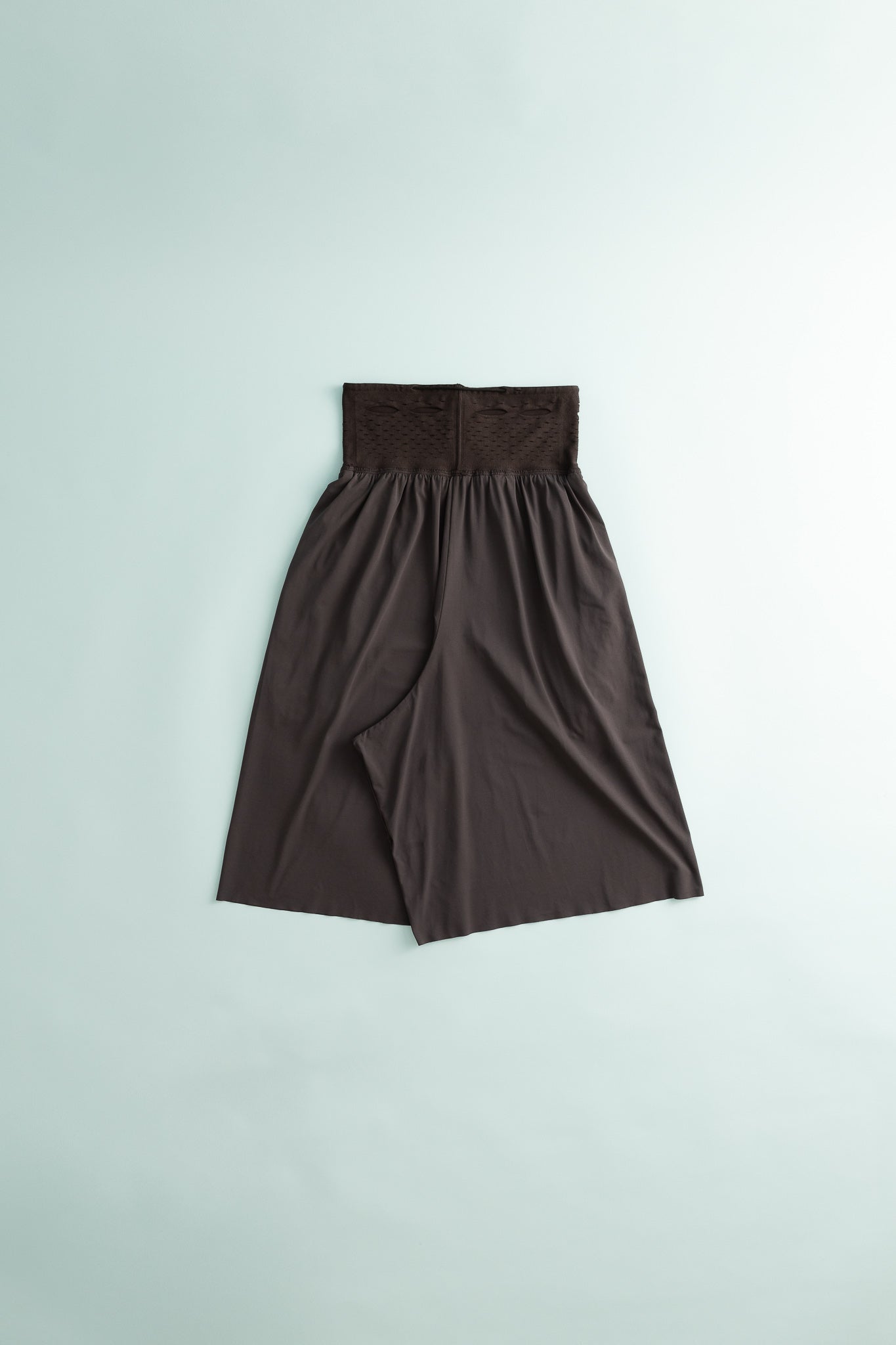 Warp Short Long - Anthracite featuring a warp-knit engineered pocket waistband design.